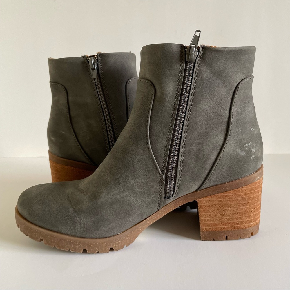 Korks Gray High Heel Boots Size 8.5 - Picture 9 of 12